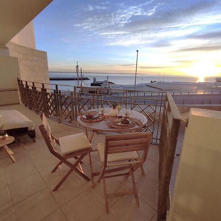 Potato Beach Apartment At Beach Front & Sea View Lagos Exterior foto
