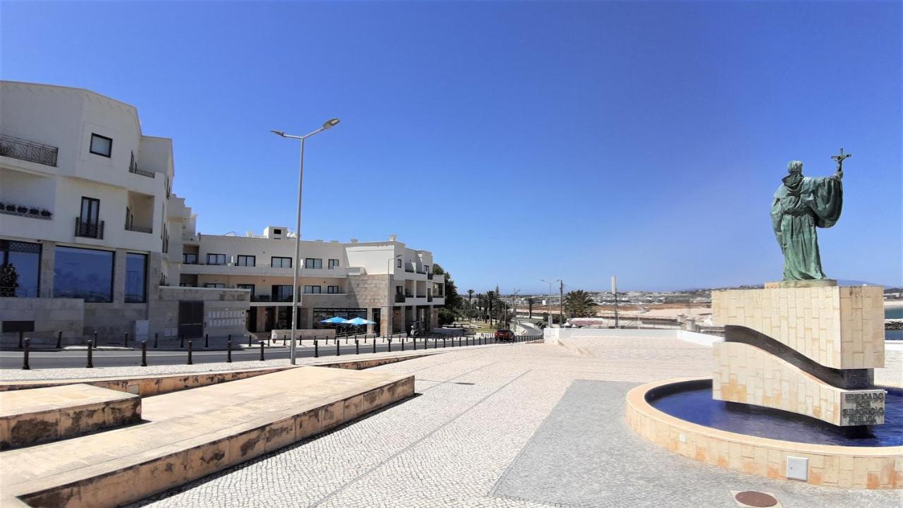 Potato Beach Apartment At Beach Front & Sea View Lagos Exterior foto