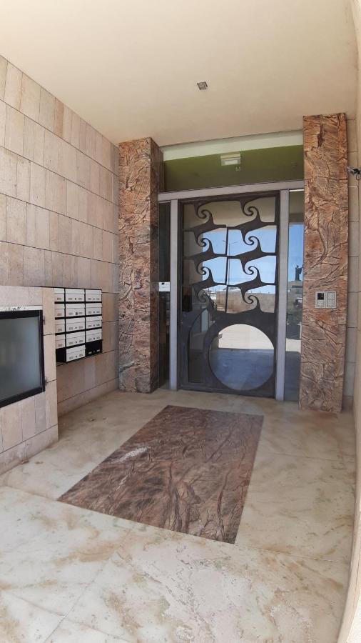 Potato Beach Apartment At Beach Front & Sea View Lagos Exterior foto